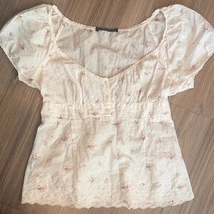 Brandy Melville Cream Floral Scoop-Neck Blouse with Pink Embroidered Flower Rare